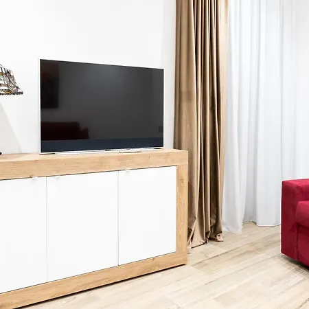 Apartment Center *